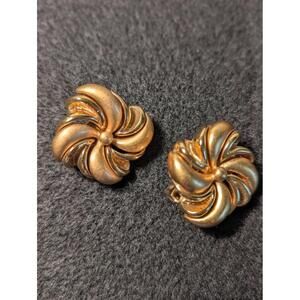 Monet Earrings Womens Clip On Gold Tone Swirl Vintage Statement Retro Chic